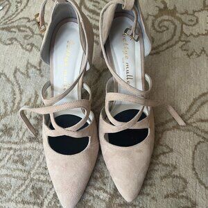 Bettye Mueller Cream Suede pumps, size 9